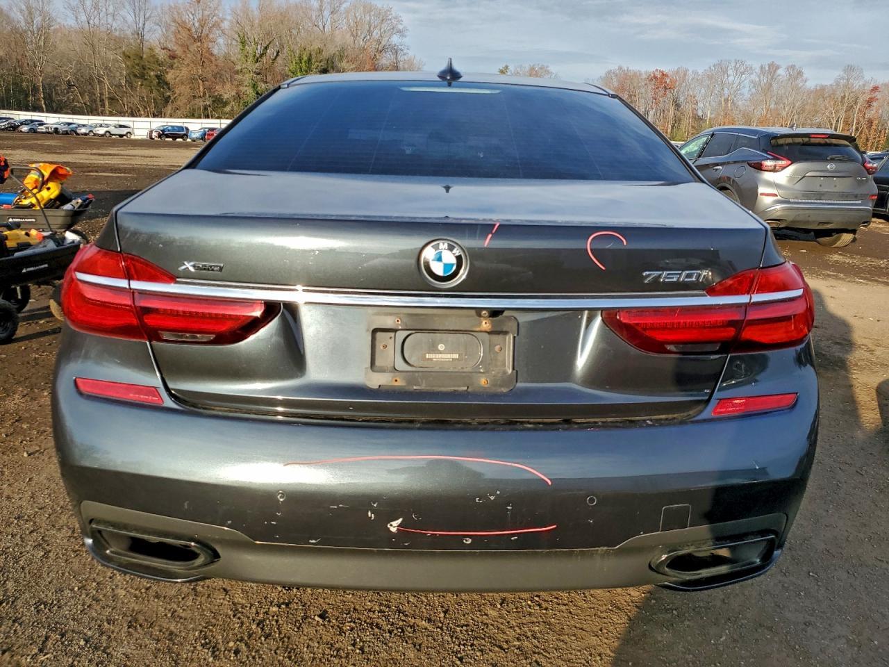 2018 BMW 750 Xi - Фото 6