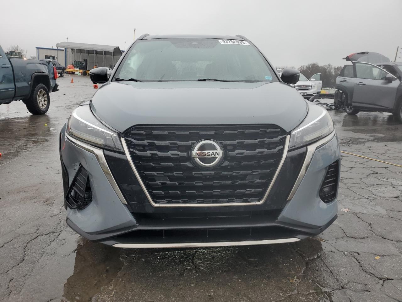 2021 Nissan Kicks Sr - Image 5