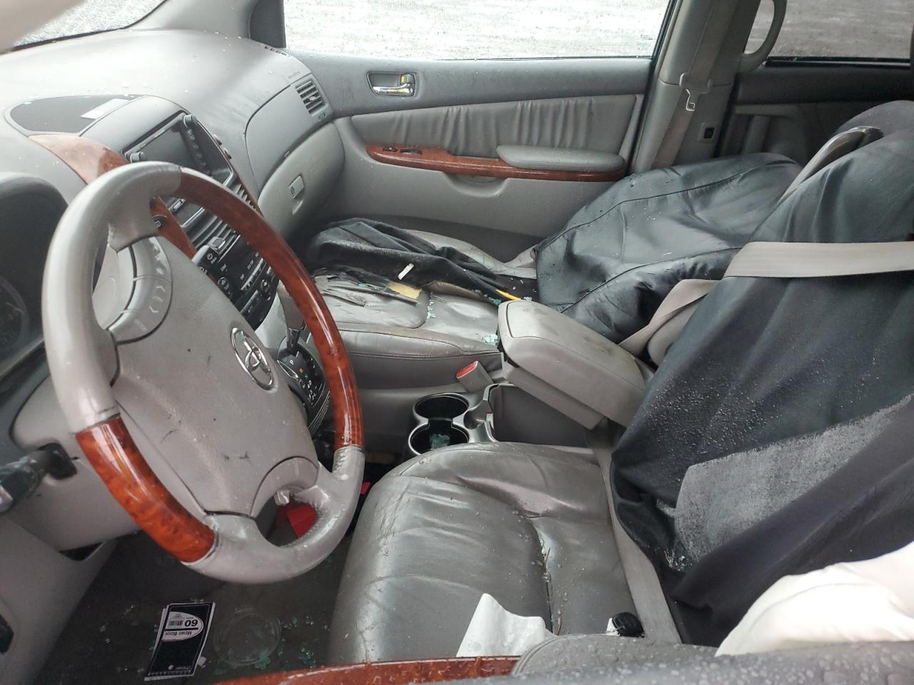 2004 Toyota Sienna Xle - Image 7