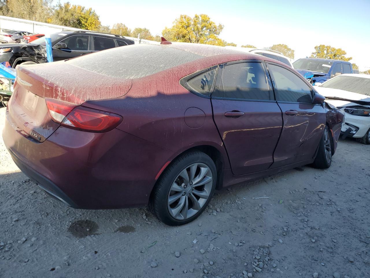 2015 Chrysler 200 S - Фото 3