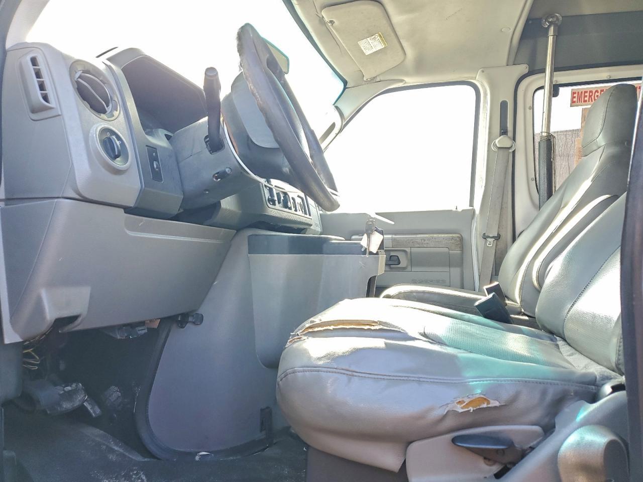 2009 Ford Econoline E150 Van - Фото 7