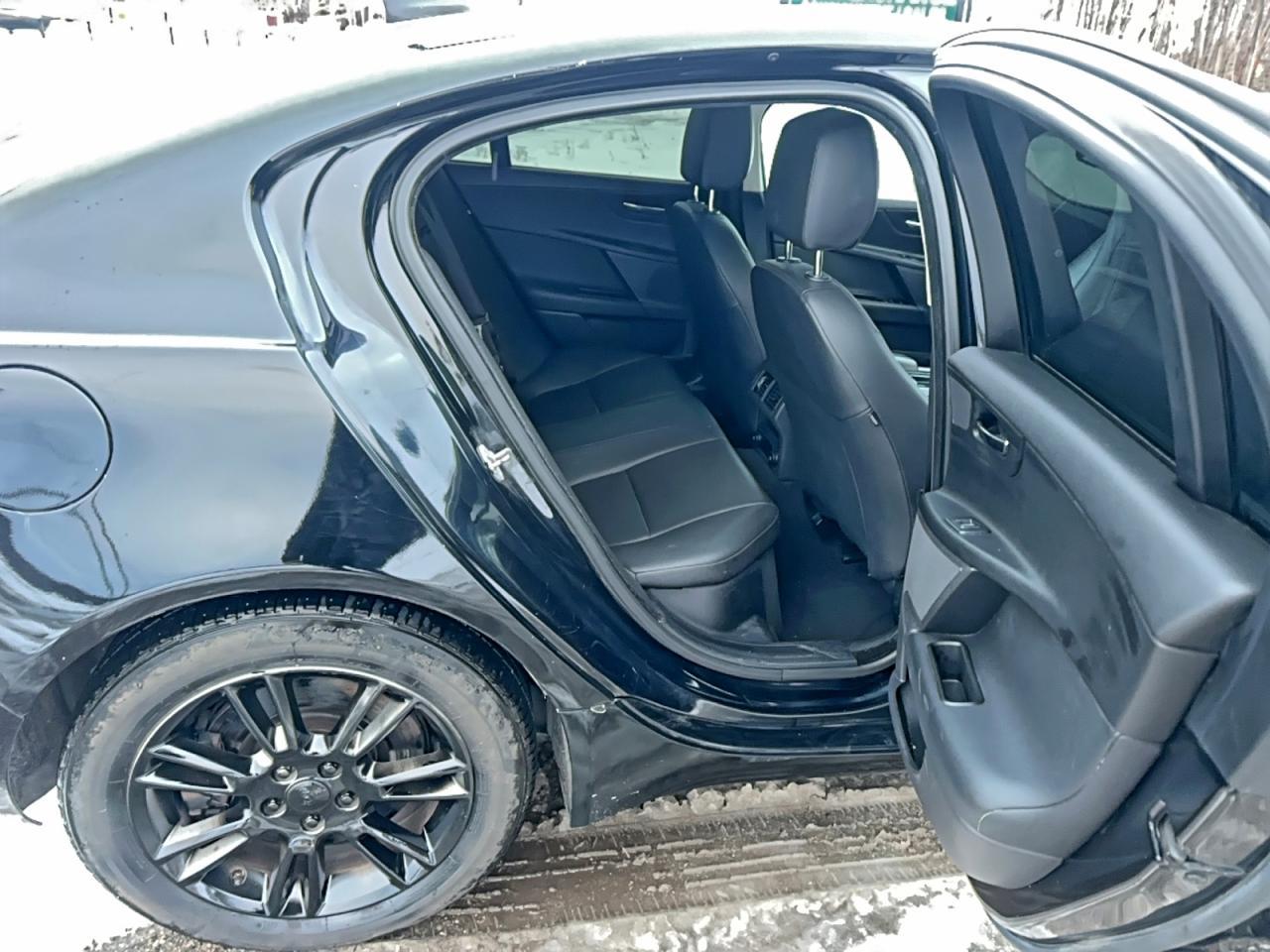 2018 Jaguar Xe Premium - Image 6