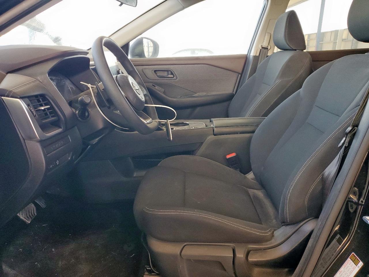 2023 Nissan Rogue S - Image 7