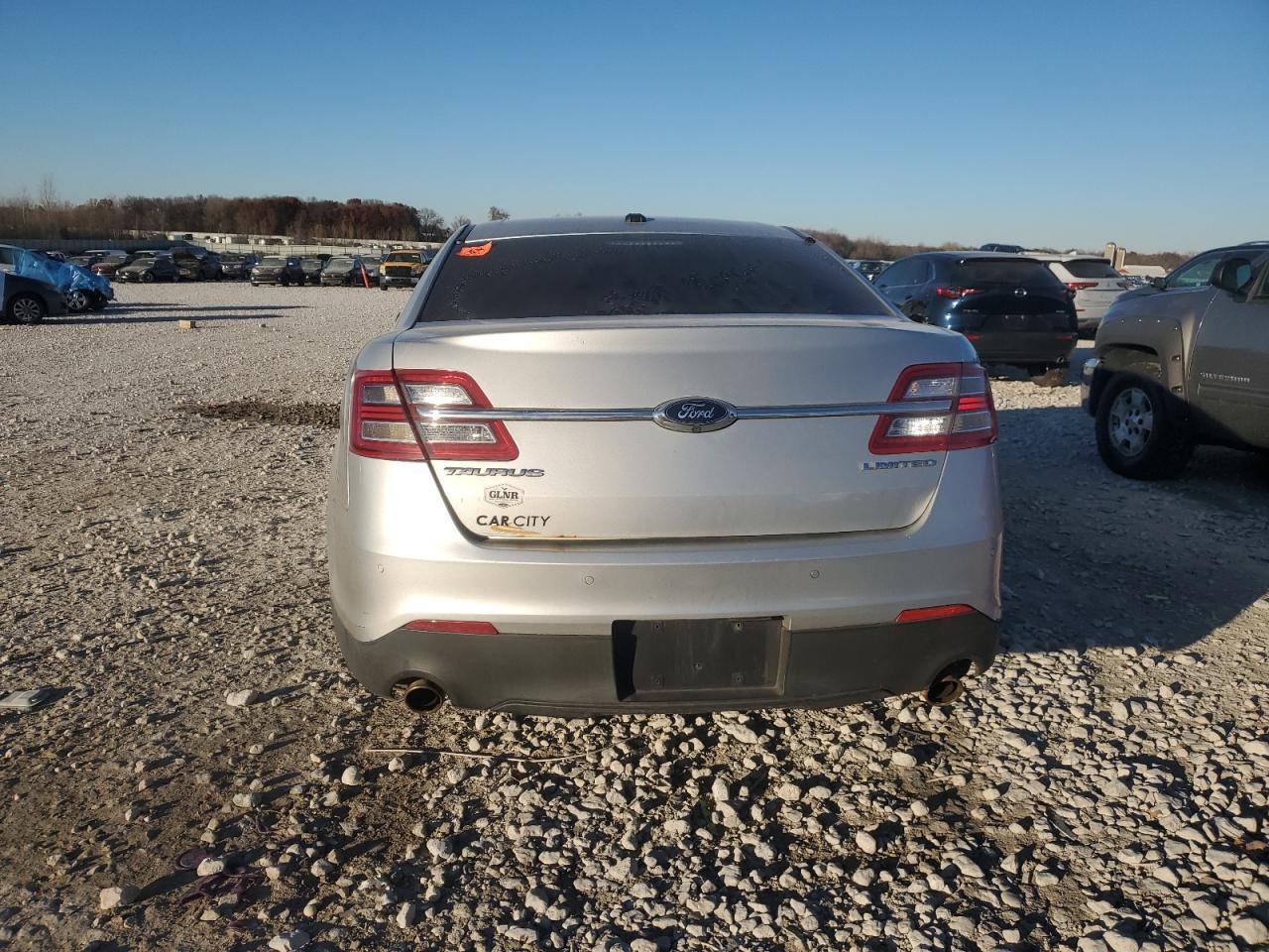 2013 Ford Taurus - Image 6