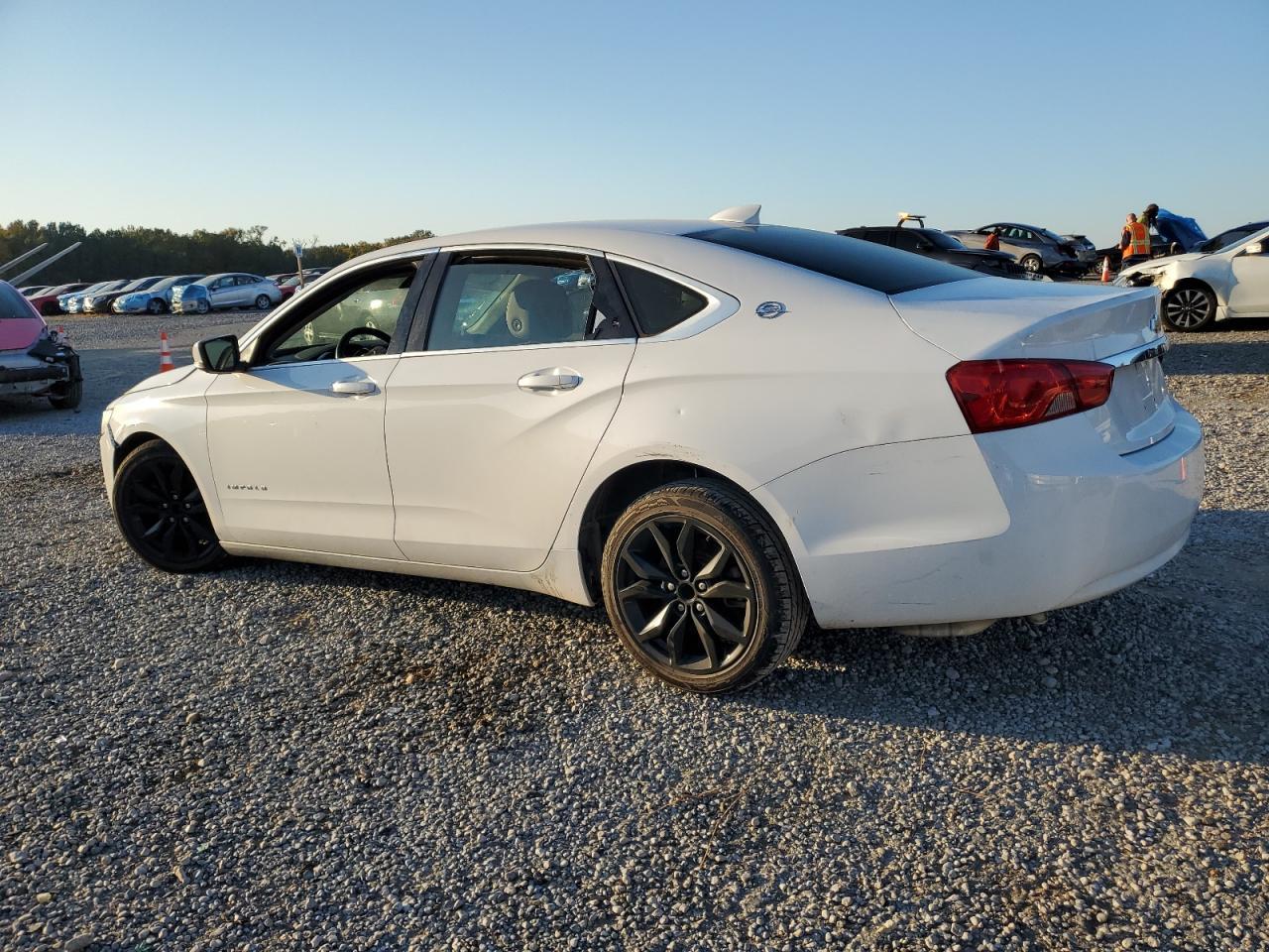 2017 Chevrolet Impala Lt - Фото 2