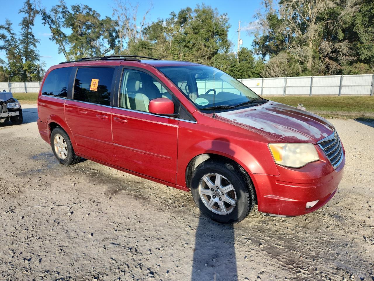 2008 Chrysler Town & Country Touring - Image 4