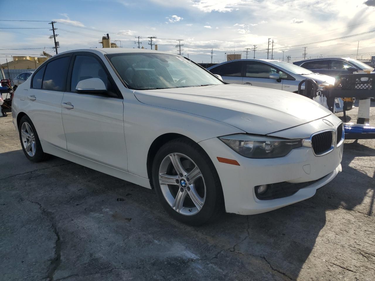 2015 BMW 320 I - Фото 4