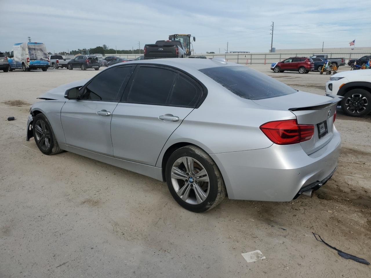 2017 BMW 330 I - Фото 2