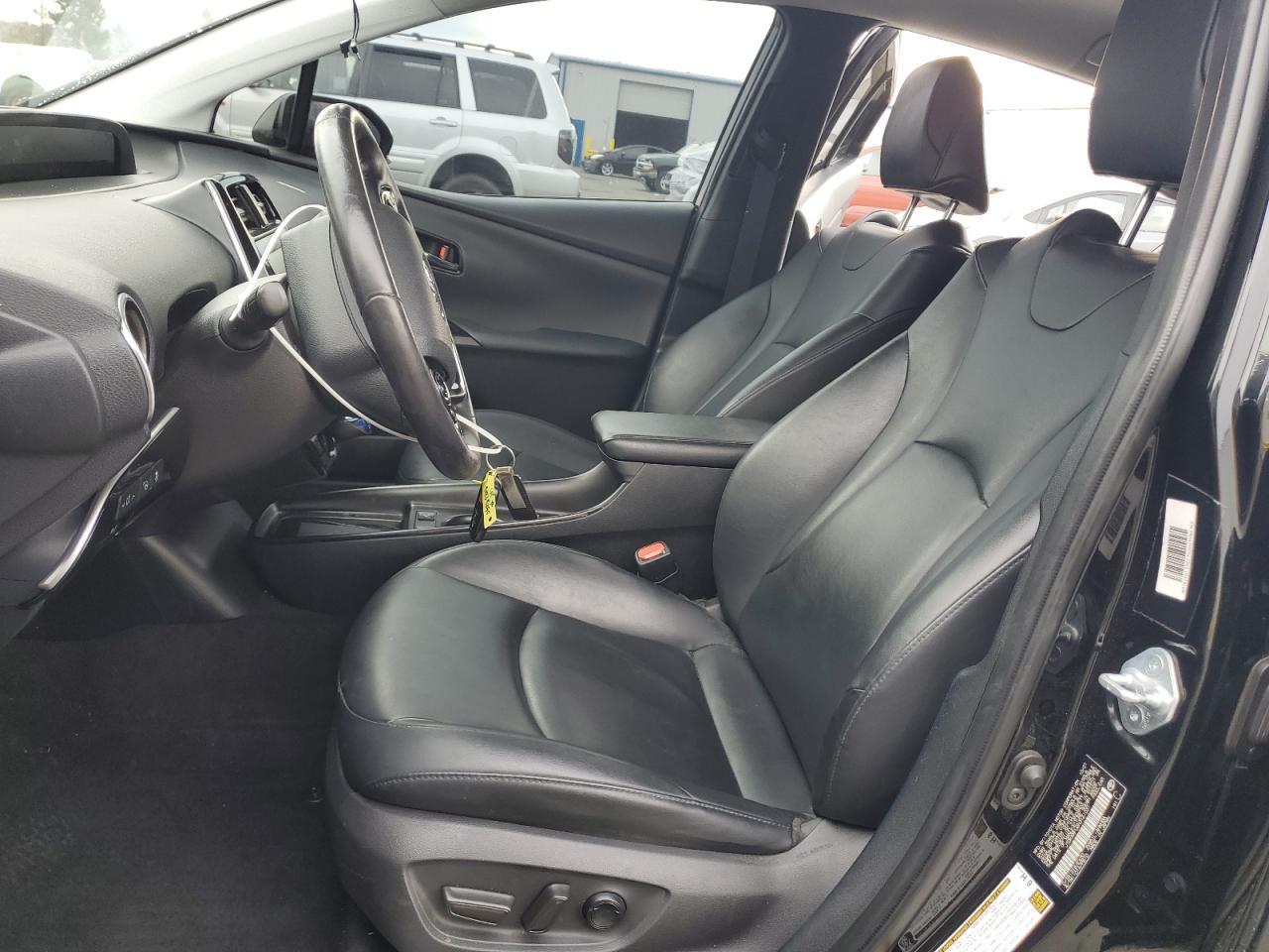 2022 Toyota Prius Night Shade - Фото 7