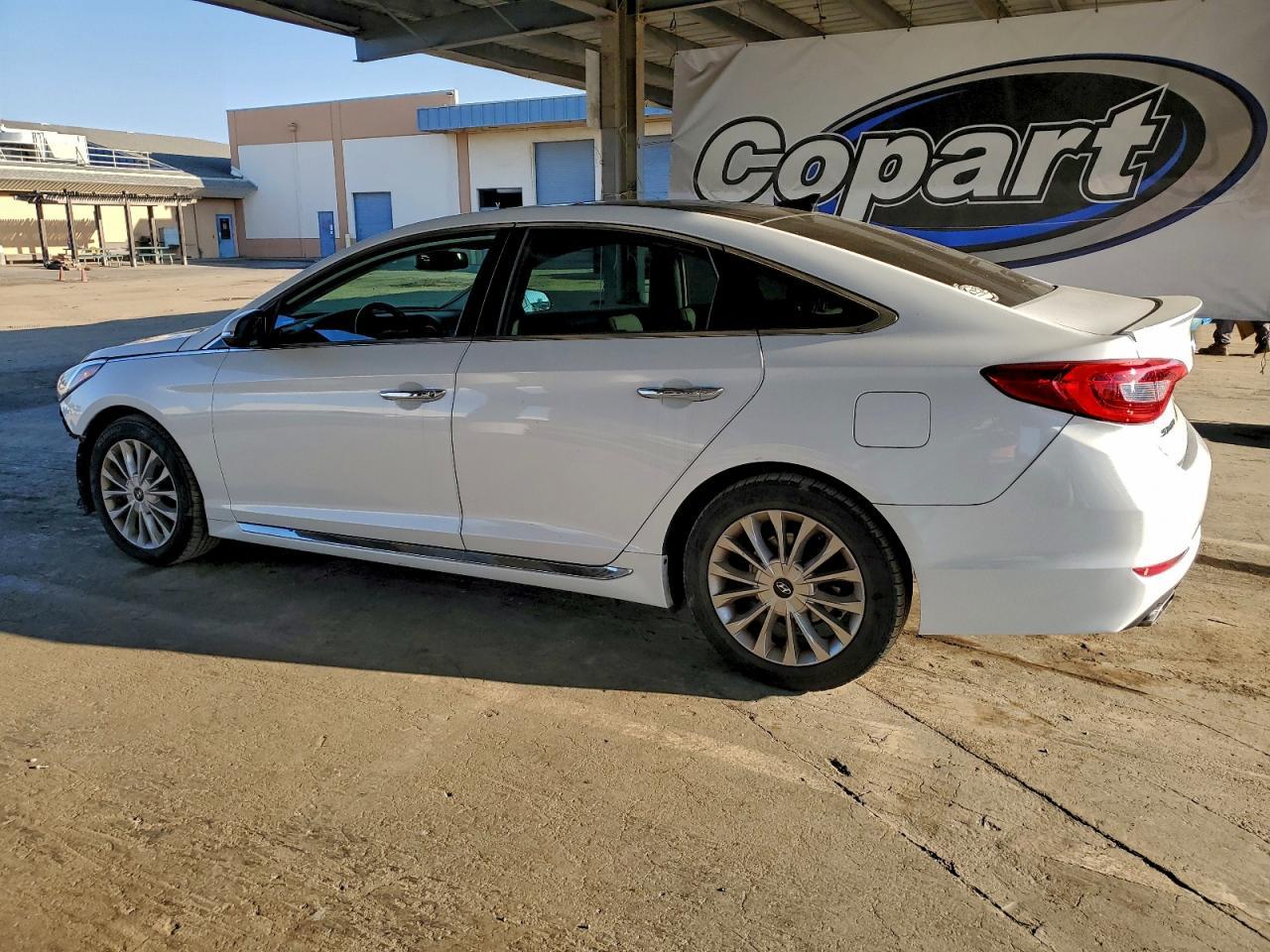 2015 Hyundai Sonata Sport - Image 2