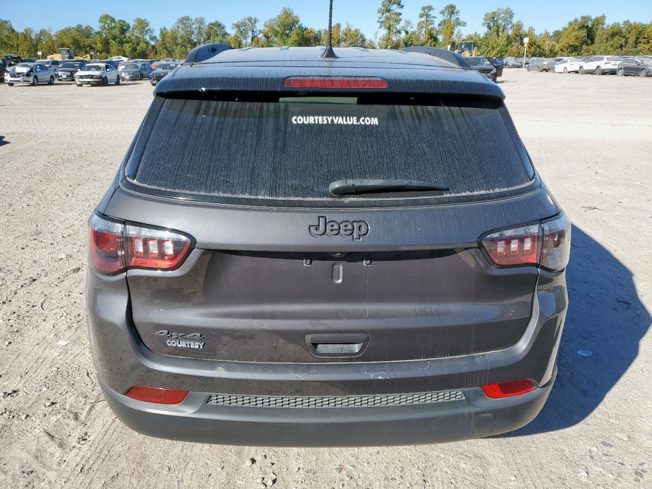 2024 Jeep Compass Latitude - Фото 6