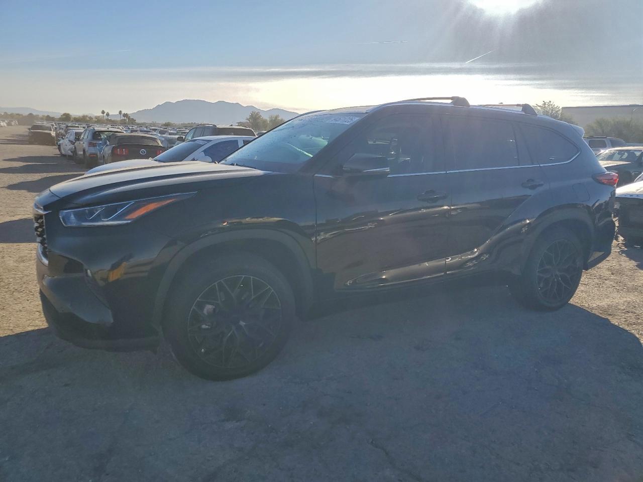 2022 Toyota Highlander Hybrid Limited