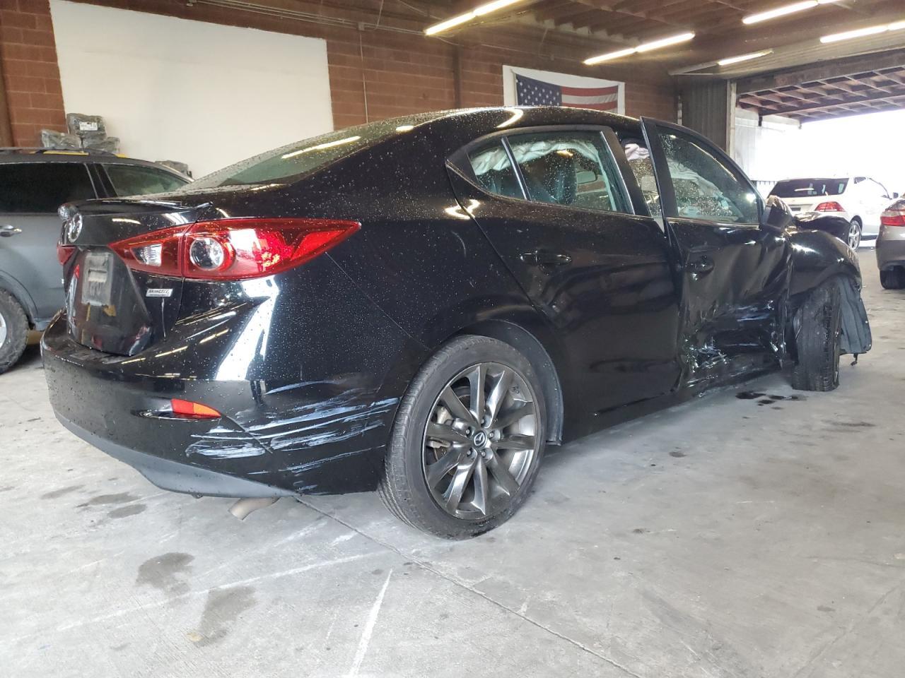 2018 Mazda 3 Touring - Фото 3