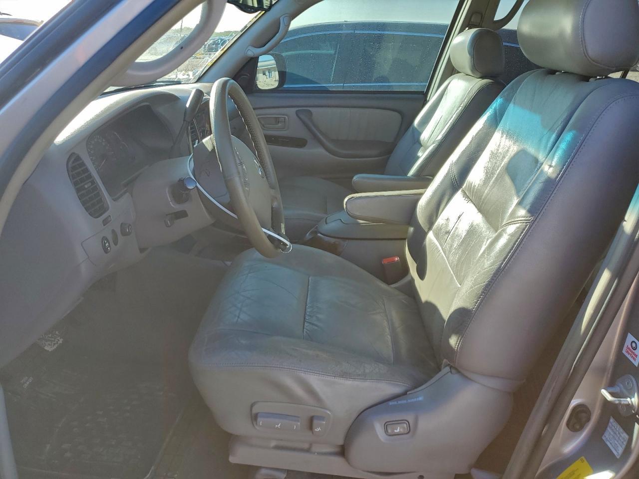 2004 Toyota Sequoia Limited - Image 7