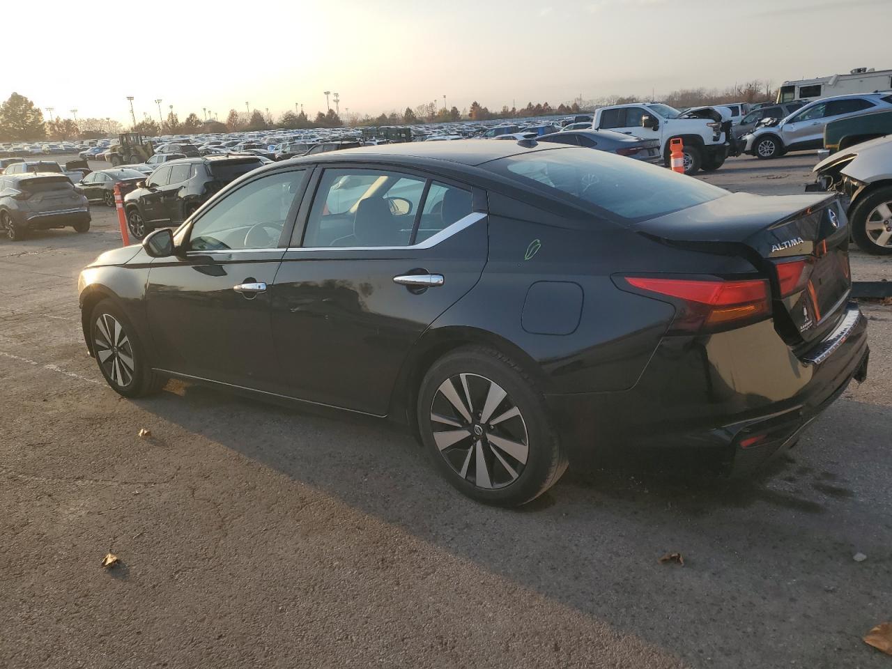 2022 Nissan Altima Sv - Image 2