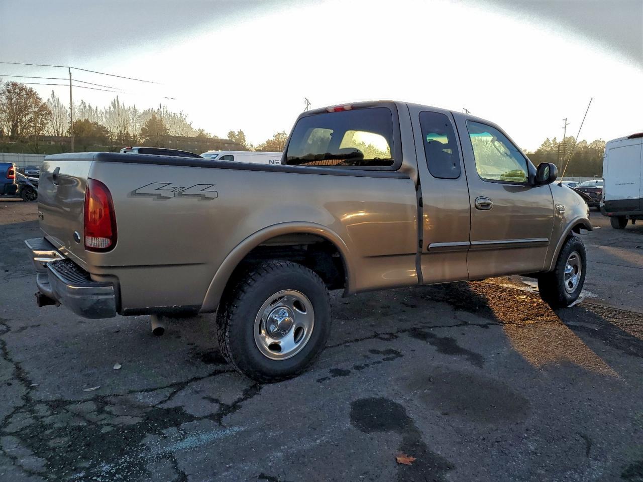 2002 Ford F150 - Image 3