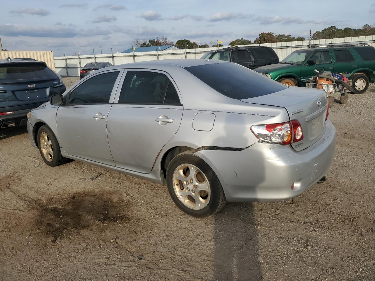 2010 Toyota Corolla - Фото 2