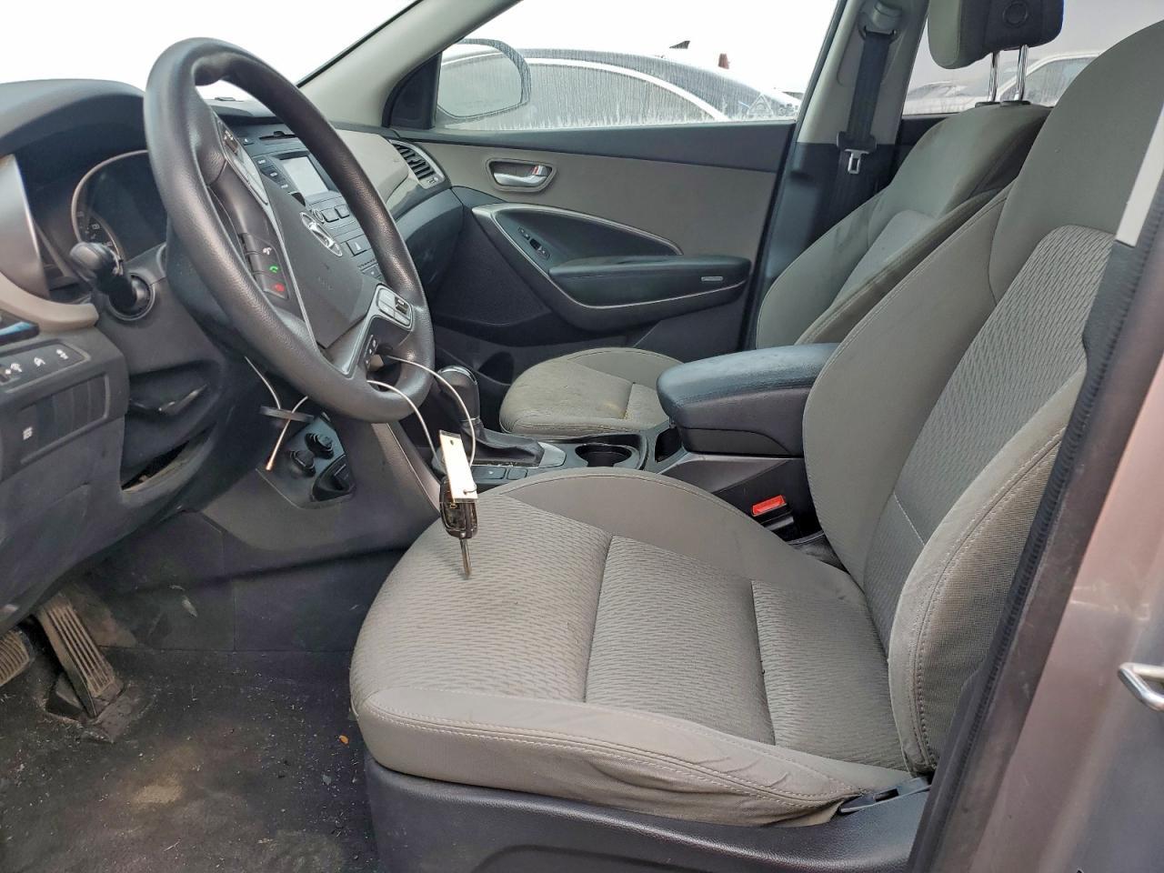 2016 Hyundai Santa Fe Se - Image 7