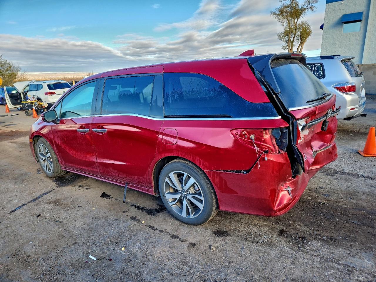 2024 Honda Odyssey Touring - Фото 2