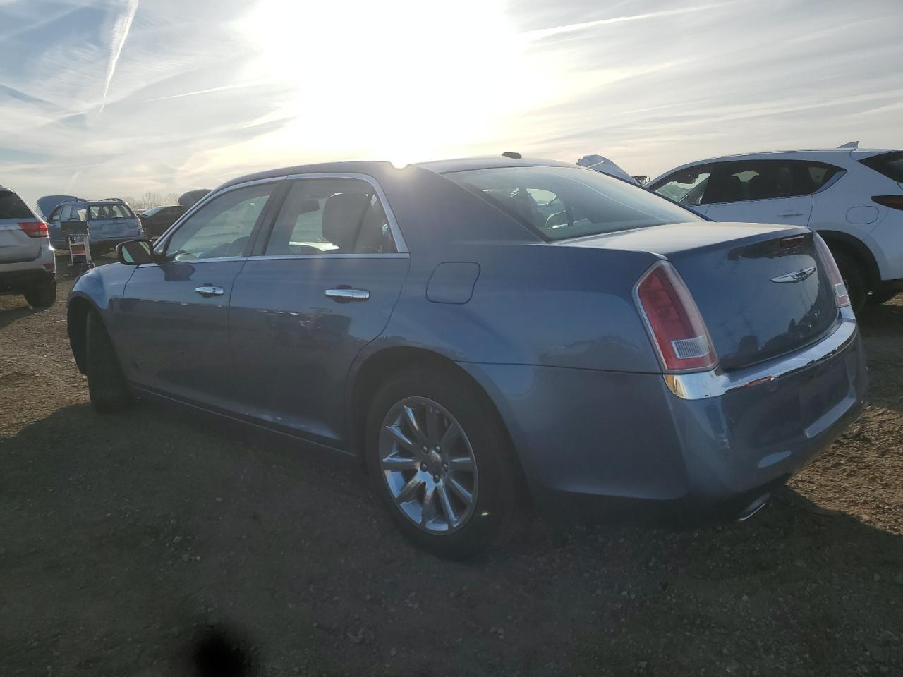 2011 Chrysler 300 Limited - Фото 2