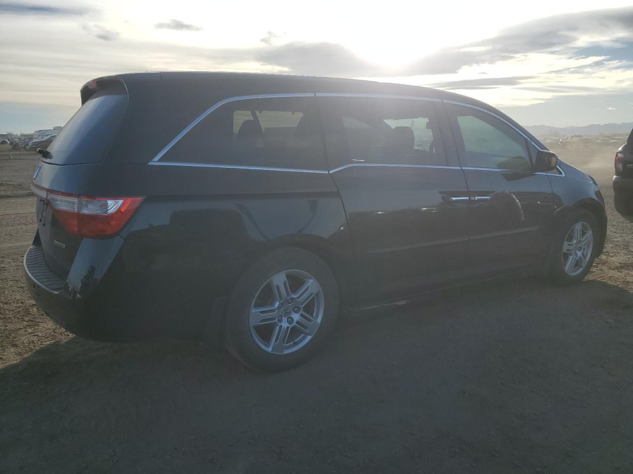 2011 Honda Odyssey Touring - Фото 3