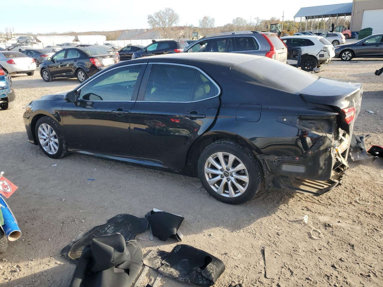 2018 Toyota Camry L - Фото 2