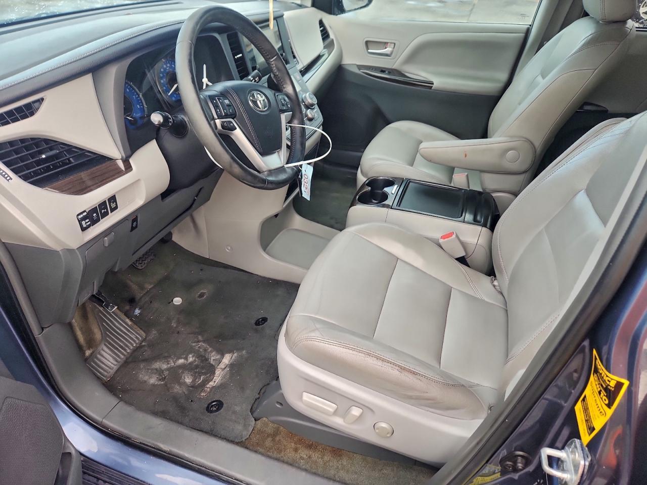 2015 Toyota Sienna - Фото 7