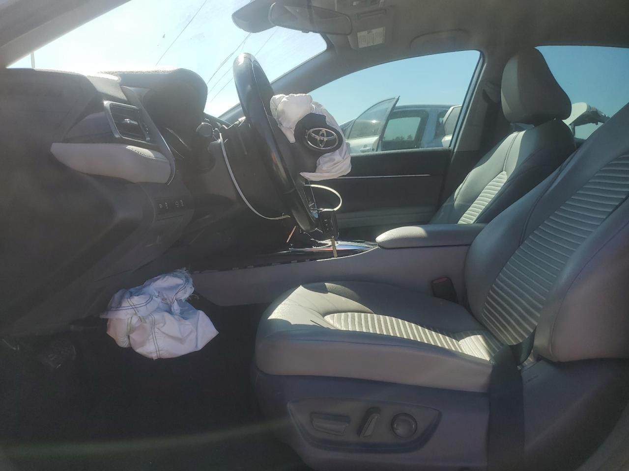 2020 Toyota Camry Se - Image 7