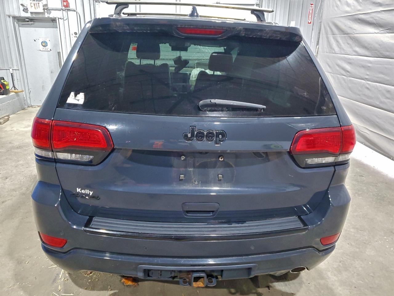 2017 Jeep Grand Cherokee Laredo - Image 6