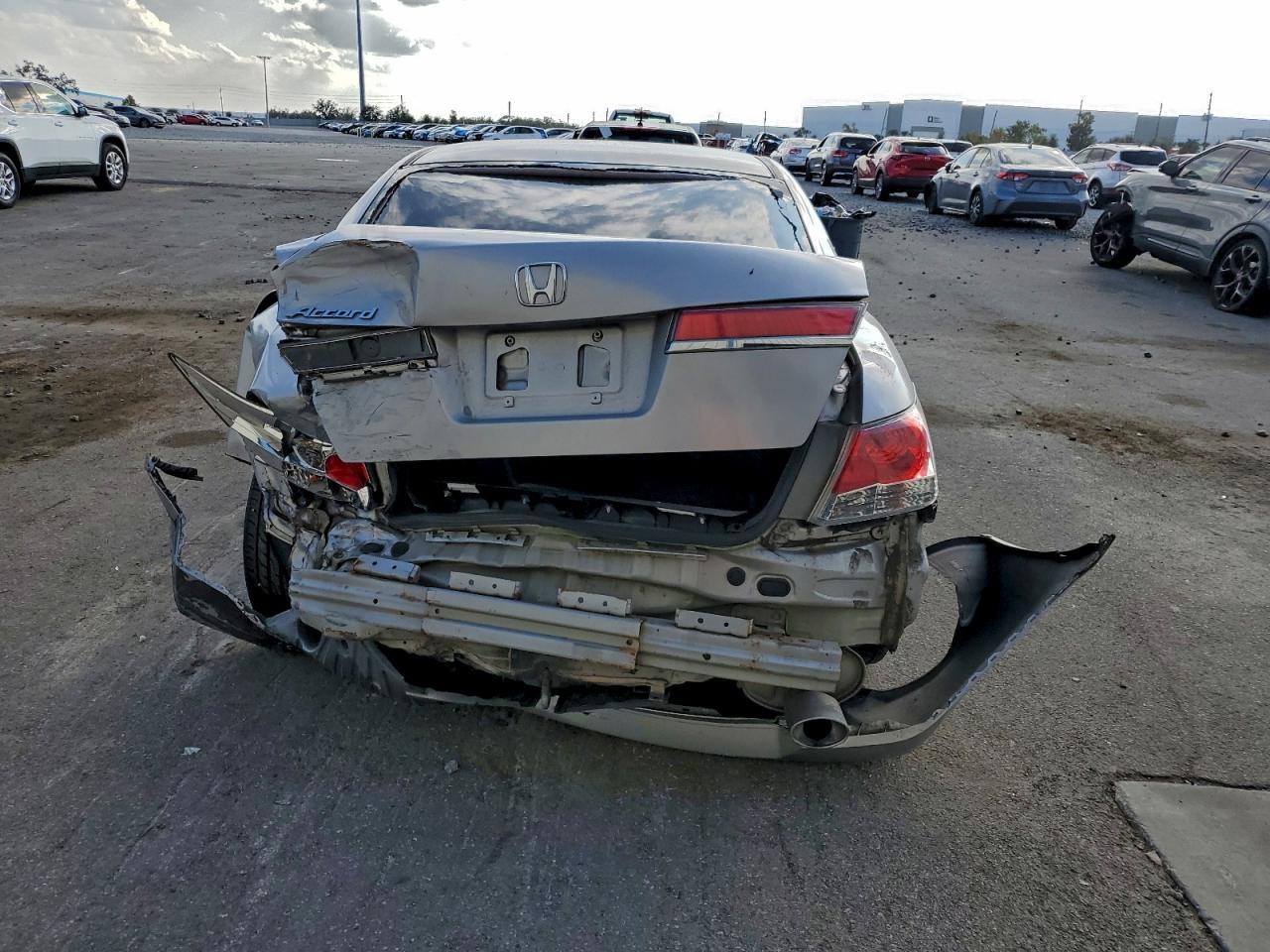 2011 Honda Accord Lxp - Фото 6