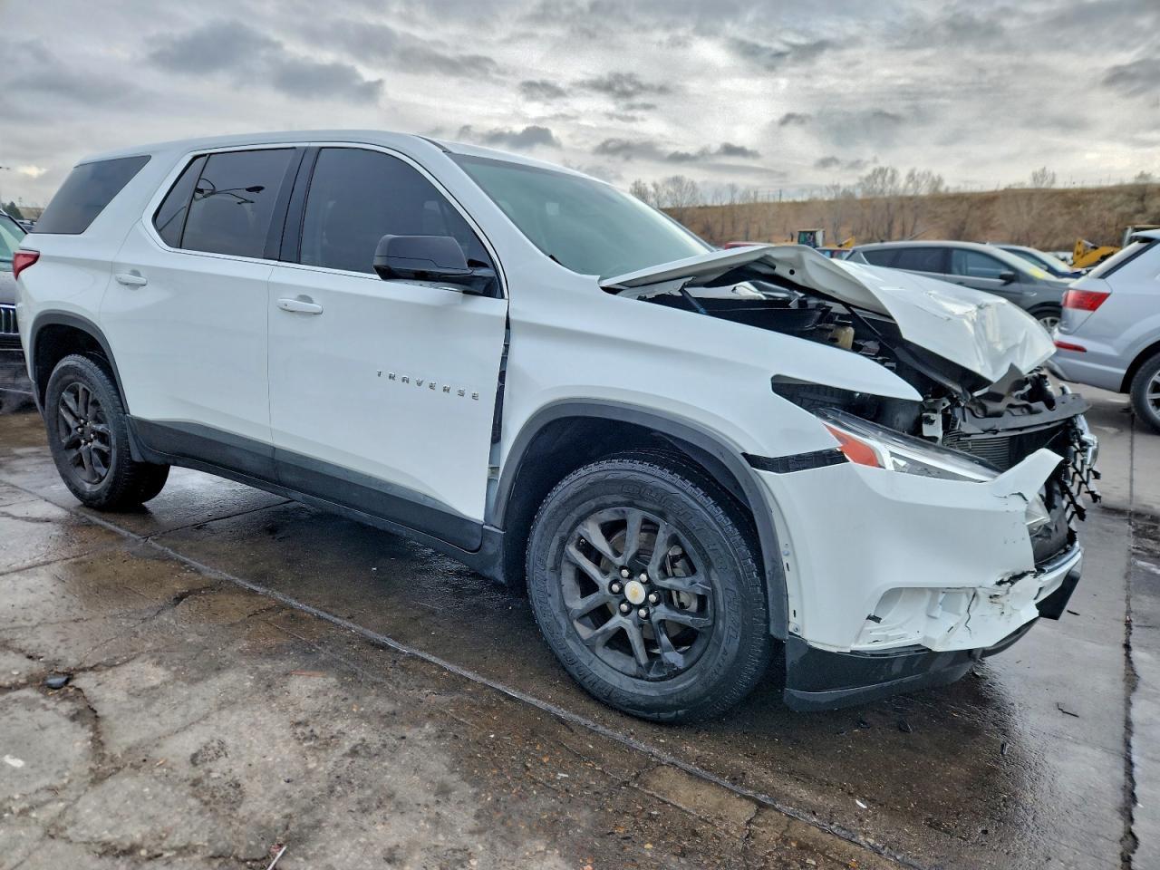 2020 Chevrolet Traverse Ls - Image 4