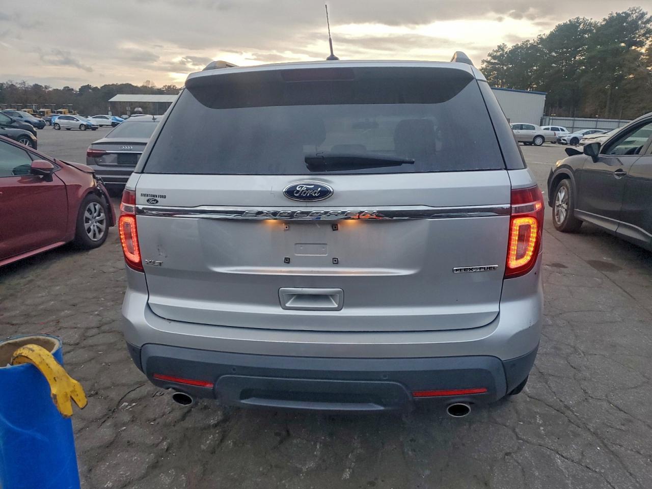 2015 Ford Explorer Xlt - Image 6