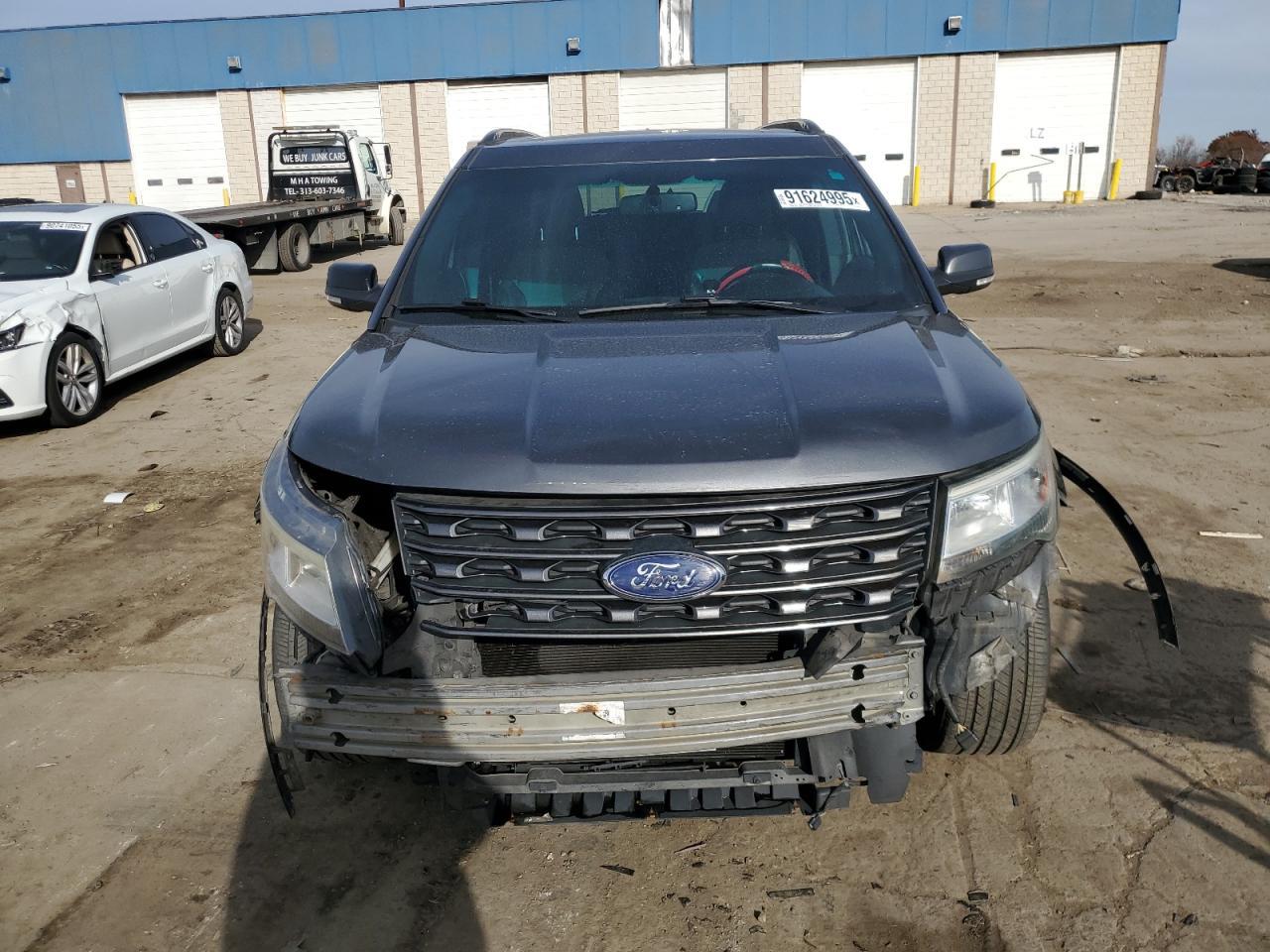 2017 Ford Explorer Xlt - Image 5