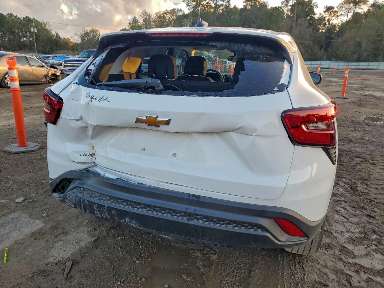 2025 Chevrolet Trax Ls - Фото 6