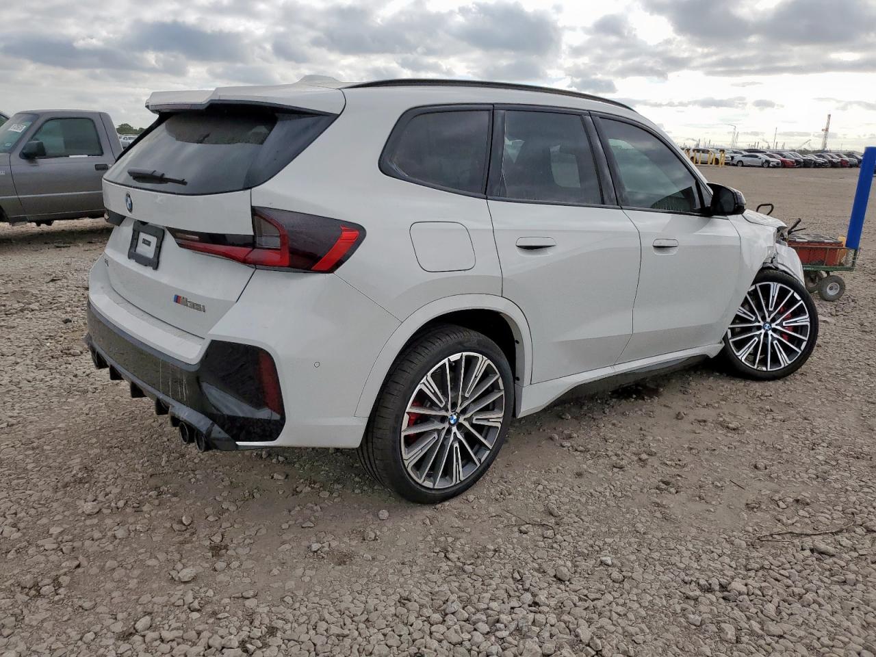 2025 BMW X1 M35I - Фото 3
