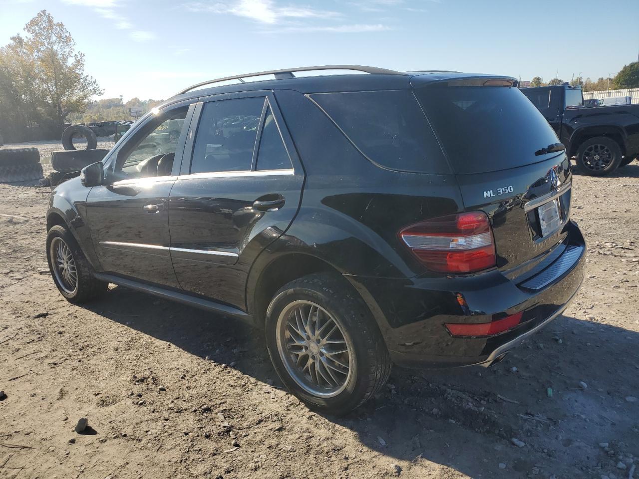 2011 Mercedes-Benz Ml 350 4Matic - Image 2