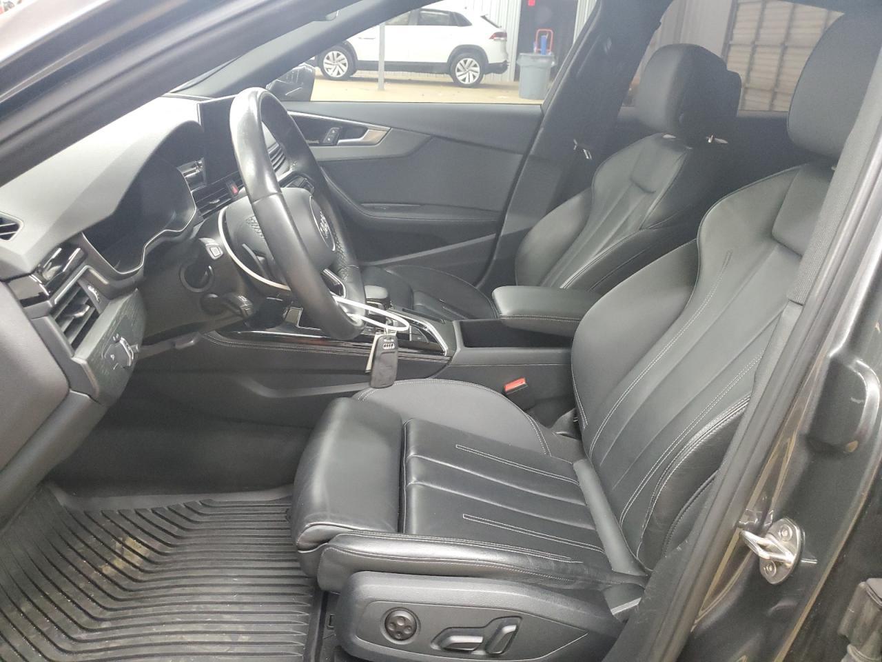 2022 Audi A4 Premium Plus 45 - Фото 7