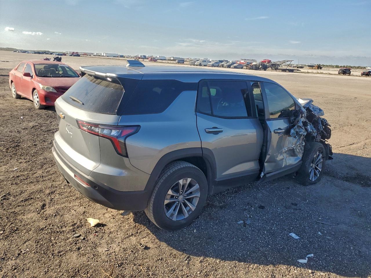 2025 Chevrolet Equinox Lt - Image 3