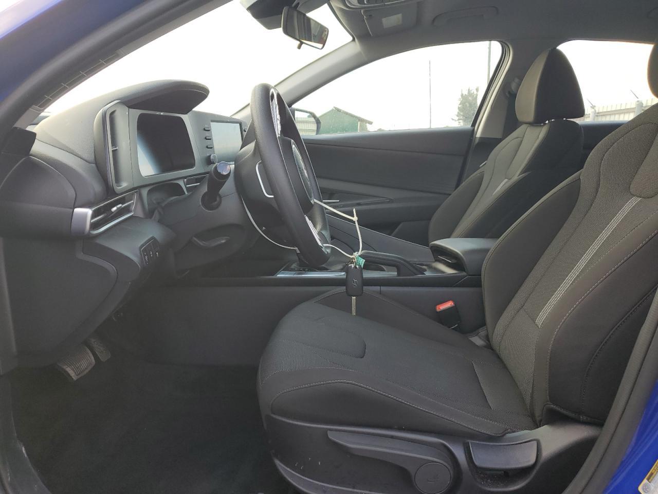 2025 Hyundai Elantra Se - Image 7