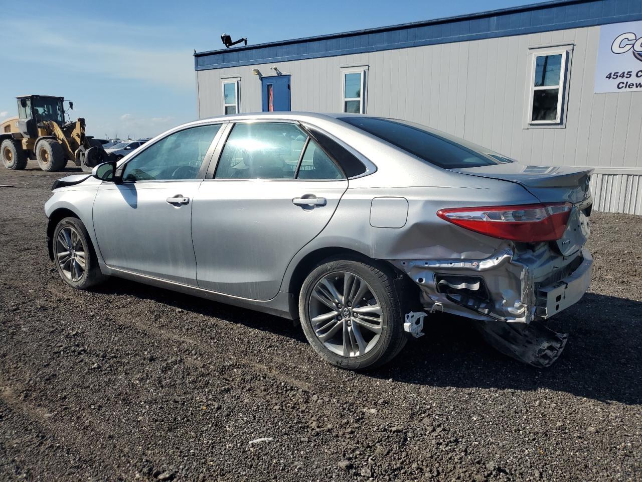 2017 Toyota Camry Le - Фото 2