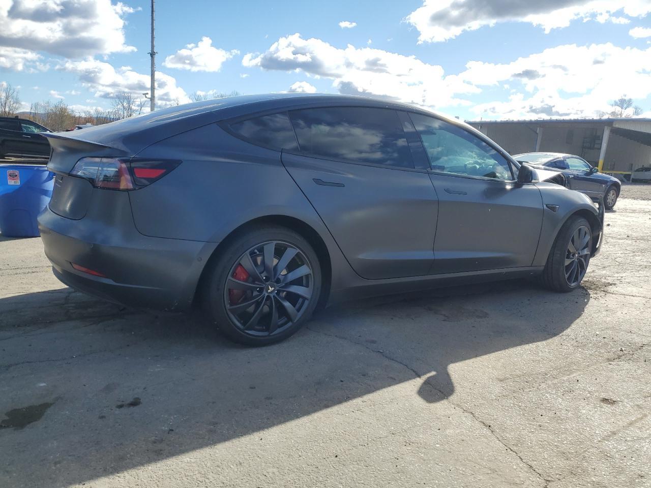 2018 Tesla Model 3 - Фото 3