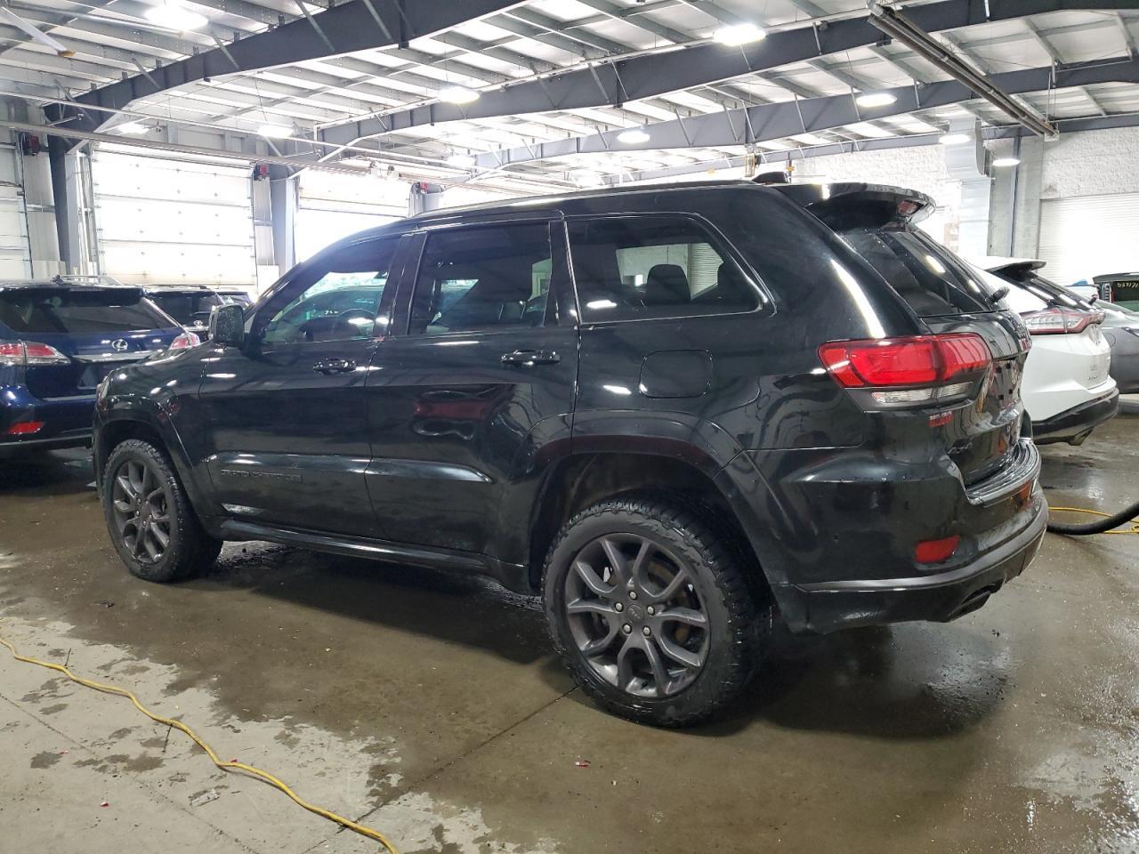 2020 Jeep Grand Cherokee Overland - Фото 2