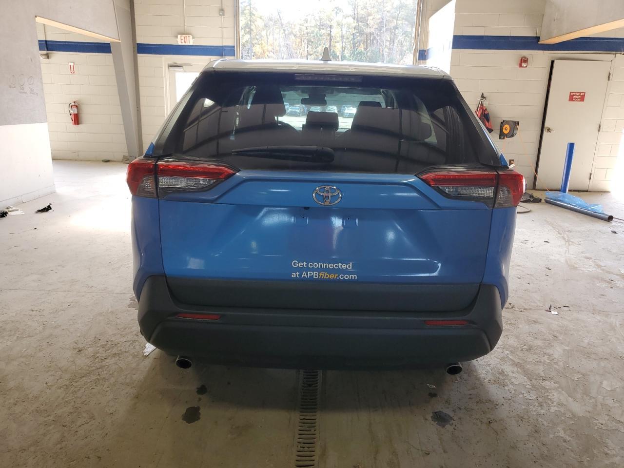 2022 Toyota Rav4 Le - Image 6