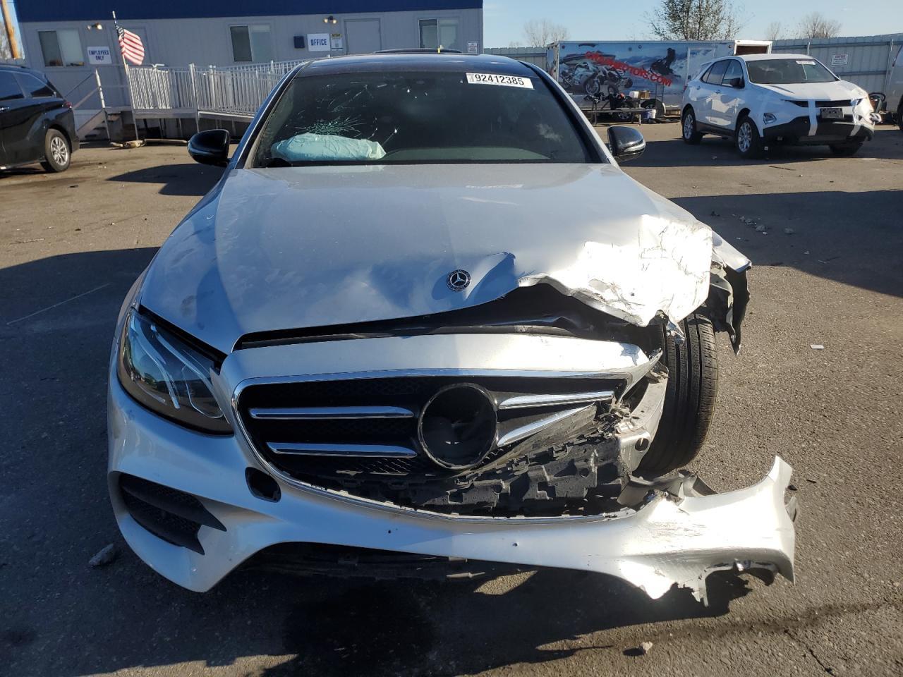 2020 Mercedes-Benz E 350 - Фото 5