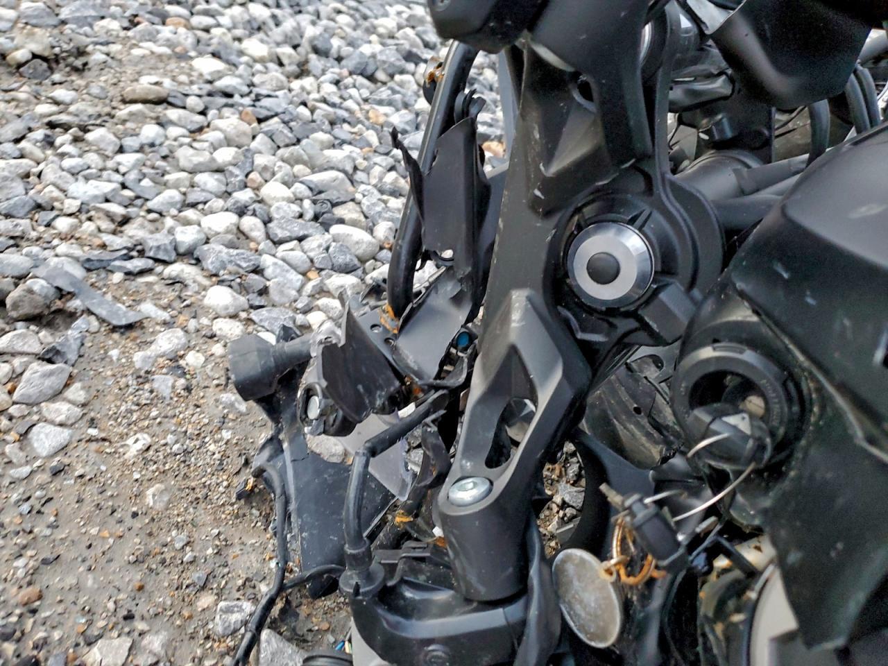 2025 Kawasaki Ex650 R - Фото 7
