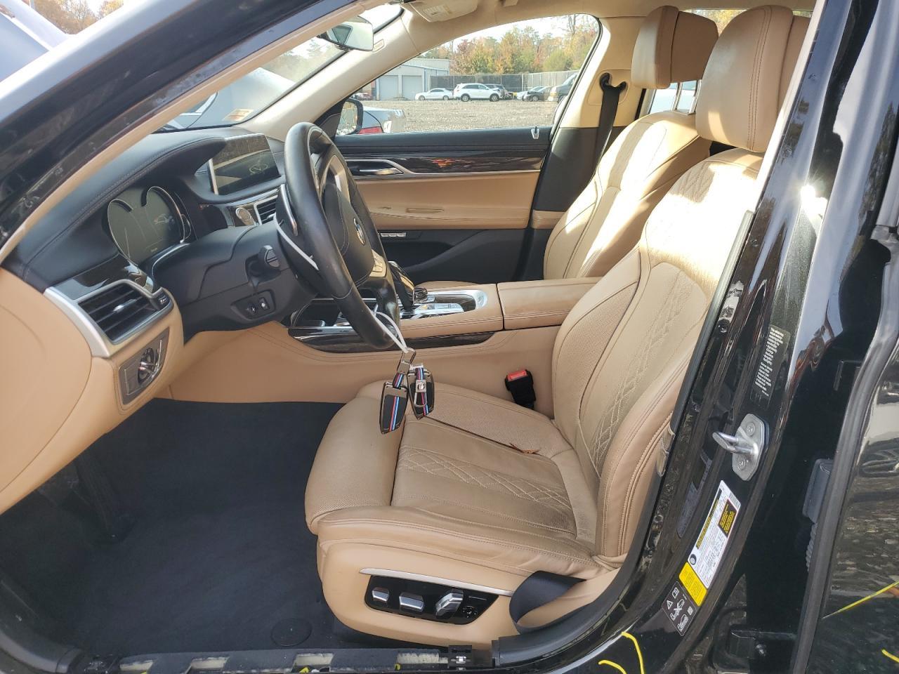 2016 BMW 750 Xi - Image 7