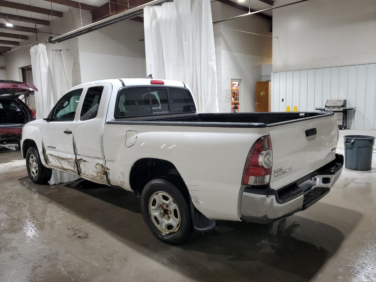2015 Toyota Tacoma Access Cab - Image 2
