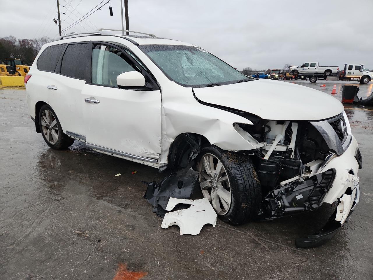 2014 Nissan Pathfinder S - Image 4