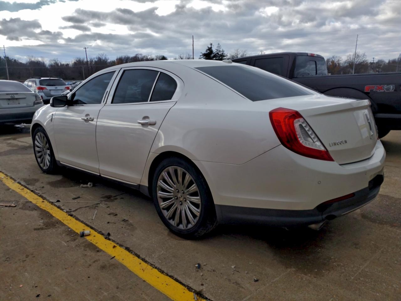2013 Lincoln Mks - Image 2