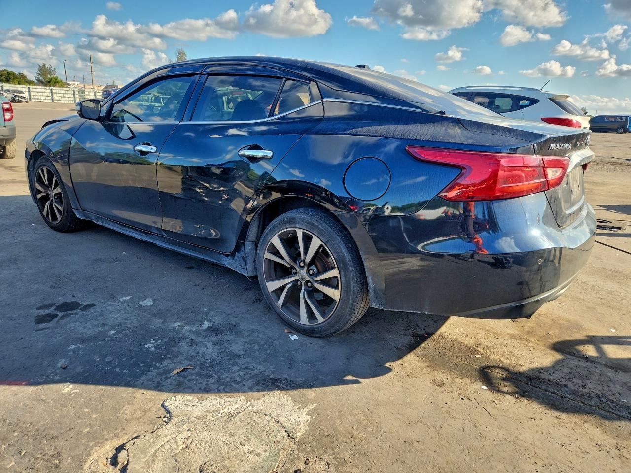 2017 Nissan Maxima 3.5S - Image 2